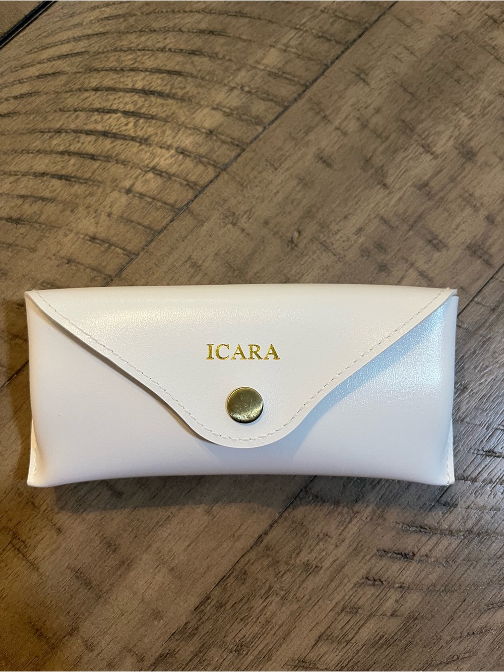 ICara Cream Leather Sunglass Case with Snap Closure